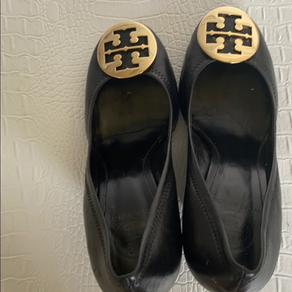 Tory Burch Black Chelsea Logo Wedges Size 8.5